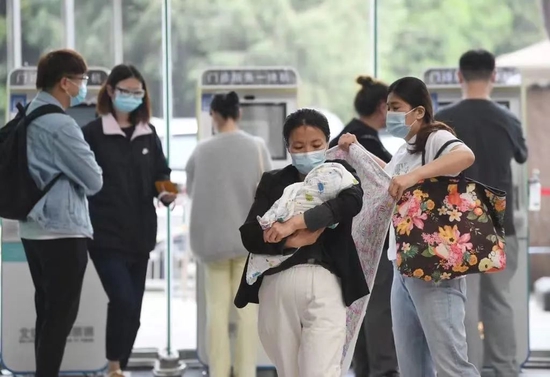 新冠风暴下的妇产科：捱过了第一轮冲击，面临一场持久战